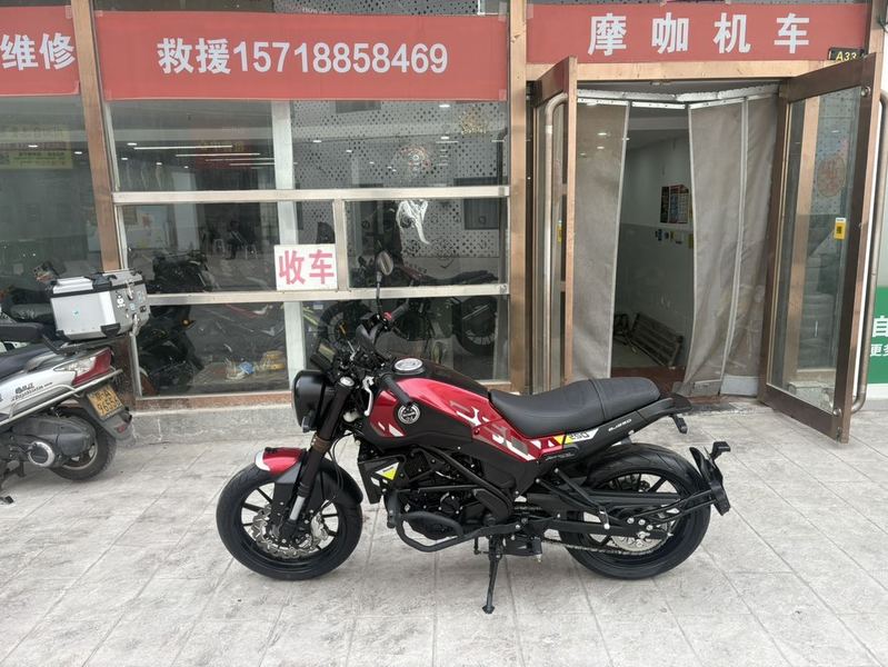 二手贝纳利幼狮 Leoncino 250