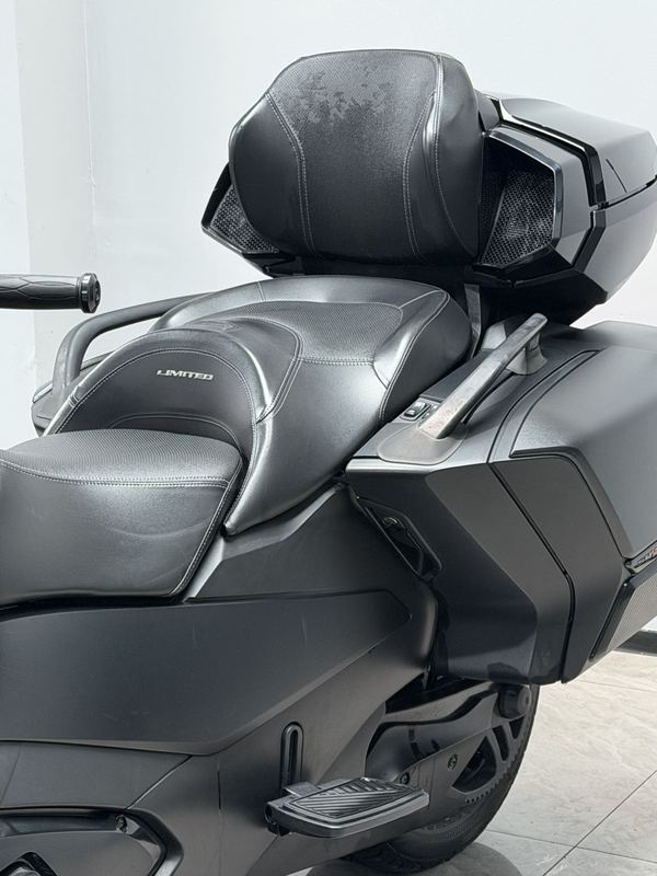 二手庞巴迪Spyder RT