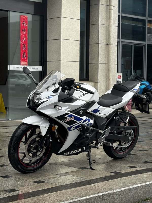 二手豪爵铃木GSX250R