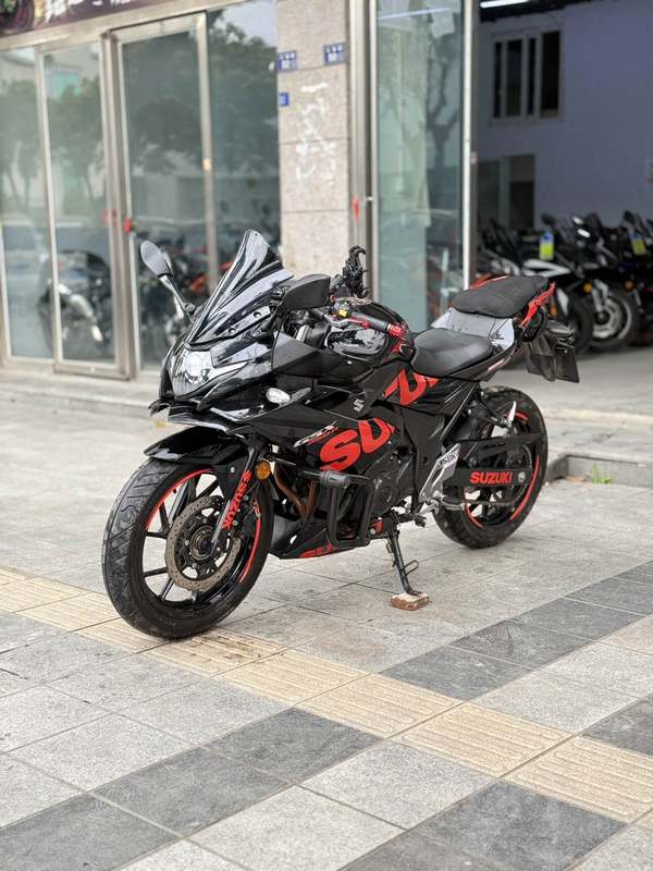 二手豪爵铃木GSX250R