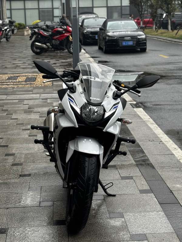 二手豪爵铃木GSX250R