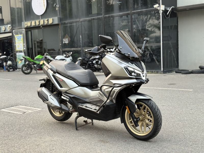 二手三阳哈士奇 Husky ADV300