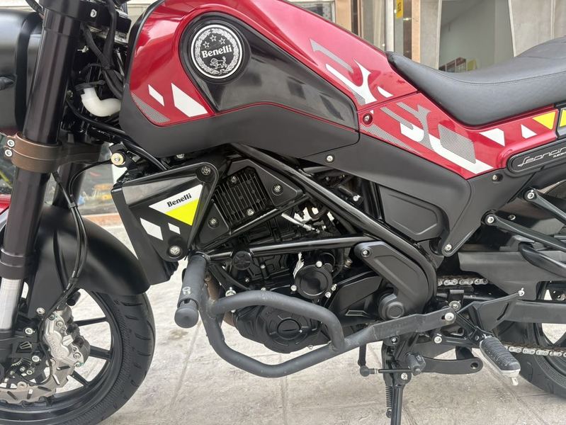 二手贝纳利幼狮 Leoncino 250