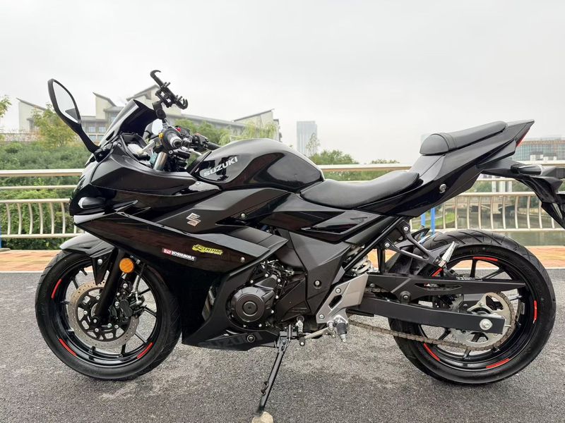 二手豪爵铃木GSX250R