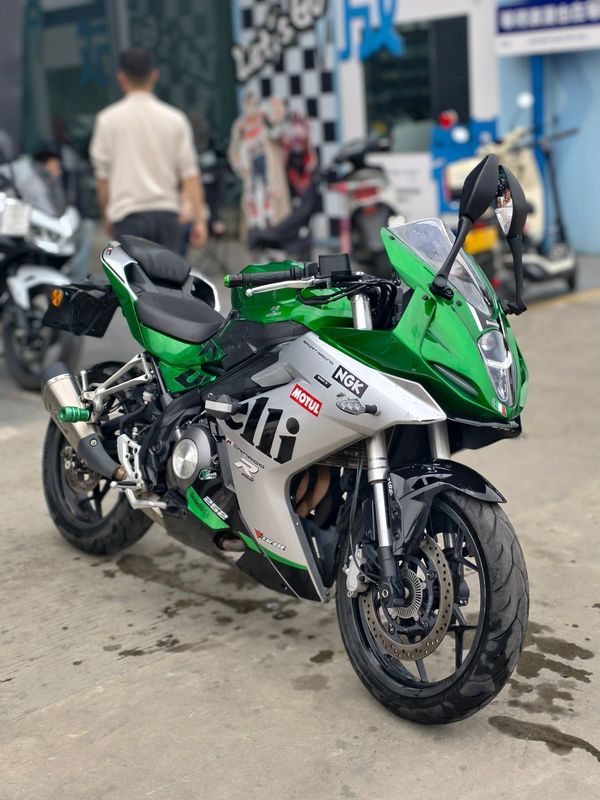 二手贝纳利龙卷风 Tornado 252R