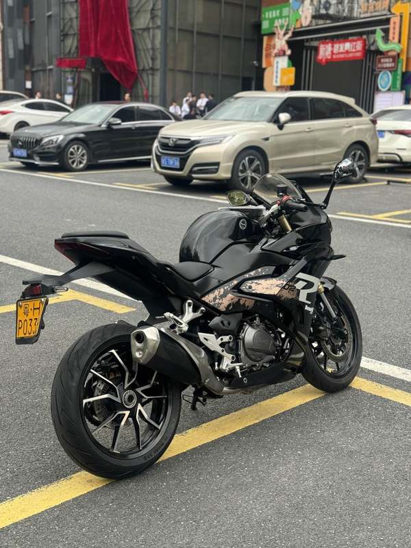 二手贝纳利龙卷风 Tornado 402R