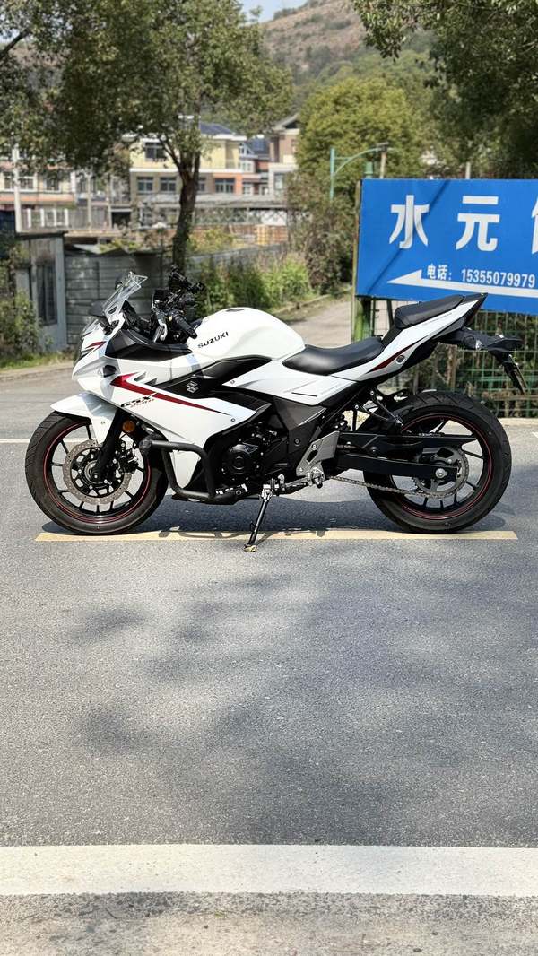 二手豪爵铃木GSX250R