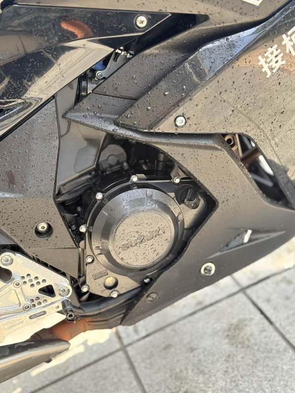 二手豪爵铃木GSX250R