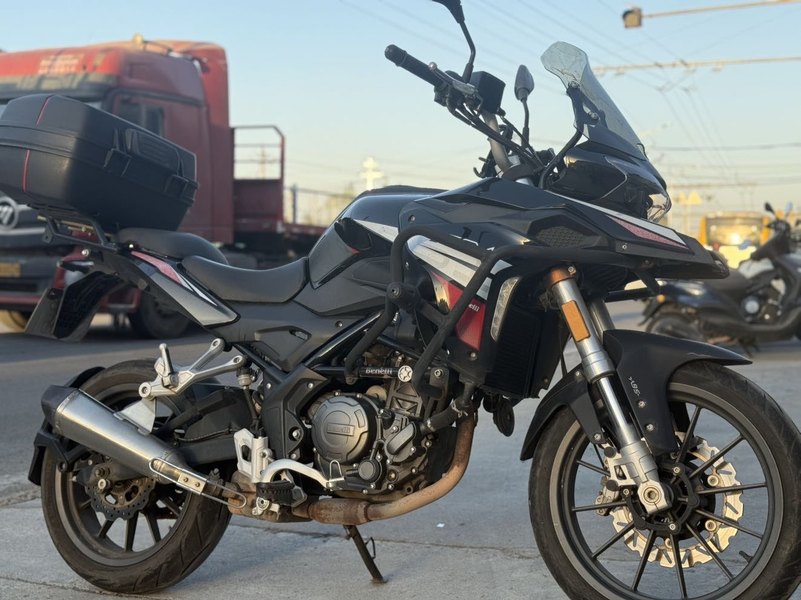 二手贝纳利金鹏 TRK251