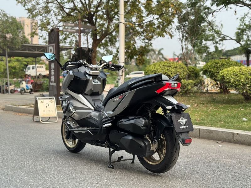 二手三阳哈士奇 Husky ADV300