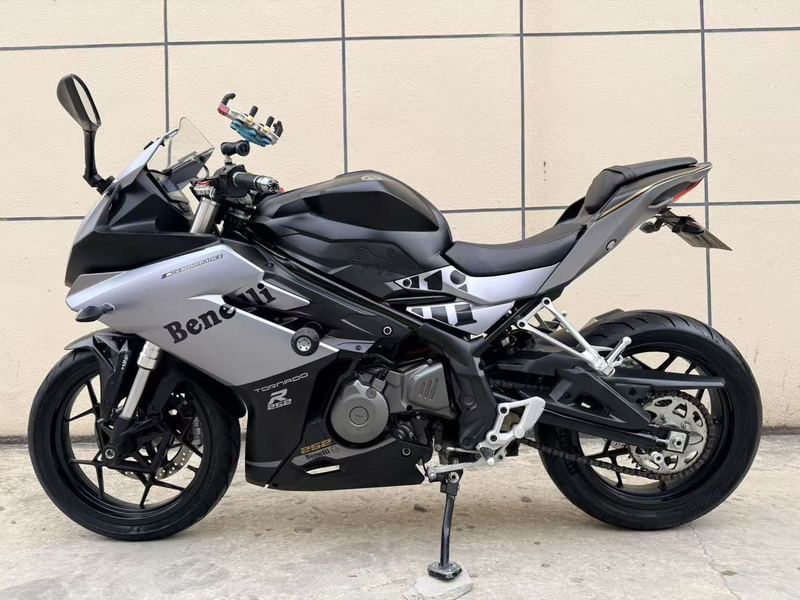 二手贝纳利龙卷风 Tornado 252R