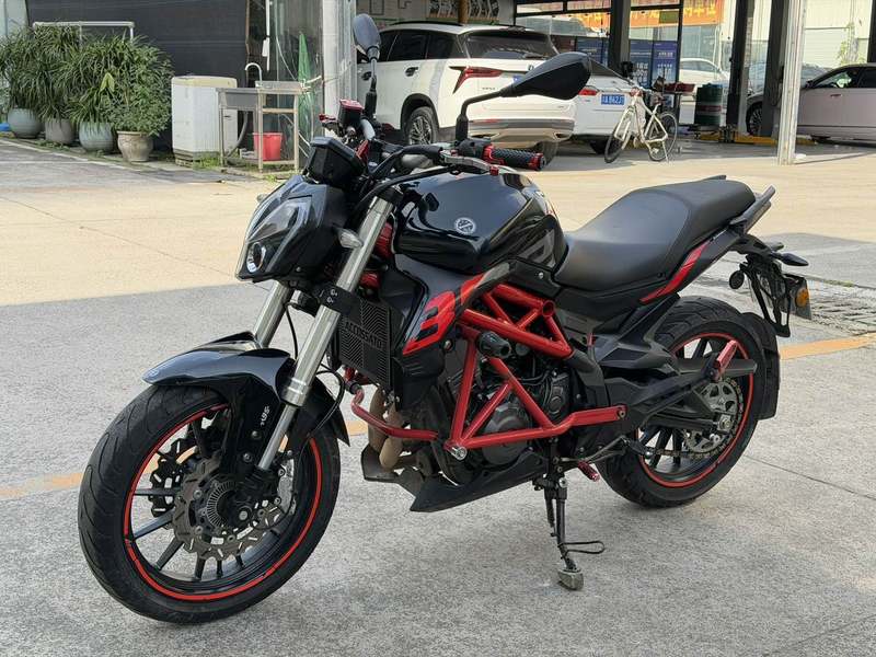 二手贝纳利蓝宝龙 BN302S