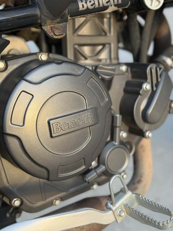 二手贝纳利金鹏 TRK251