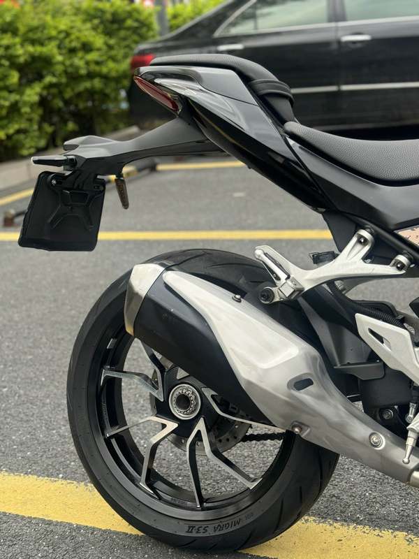 二手贝纳利龙卷风 Tornado 402R