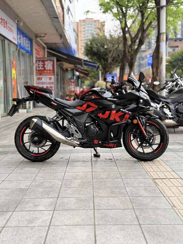 二手豪爵铃木GSX250R