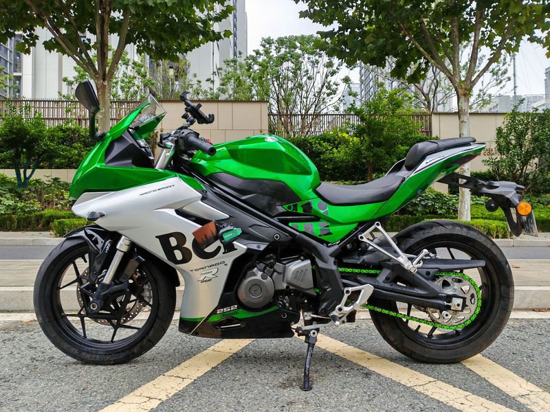二手贝纳利龙卷风 Tornado 252R
