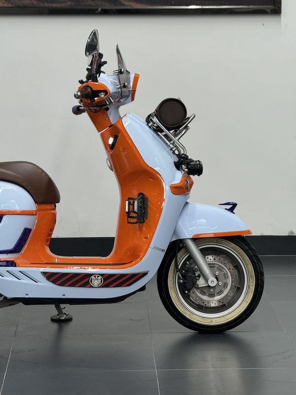 二手维多利亚Sixties 250Si