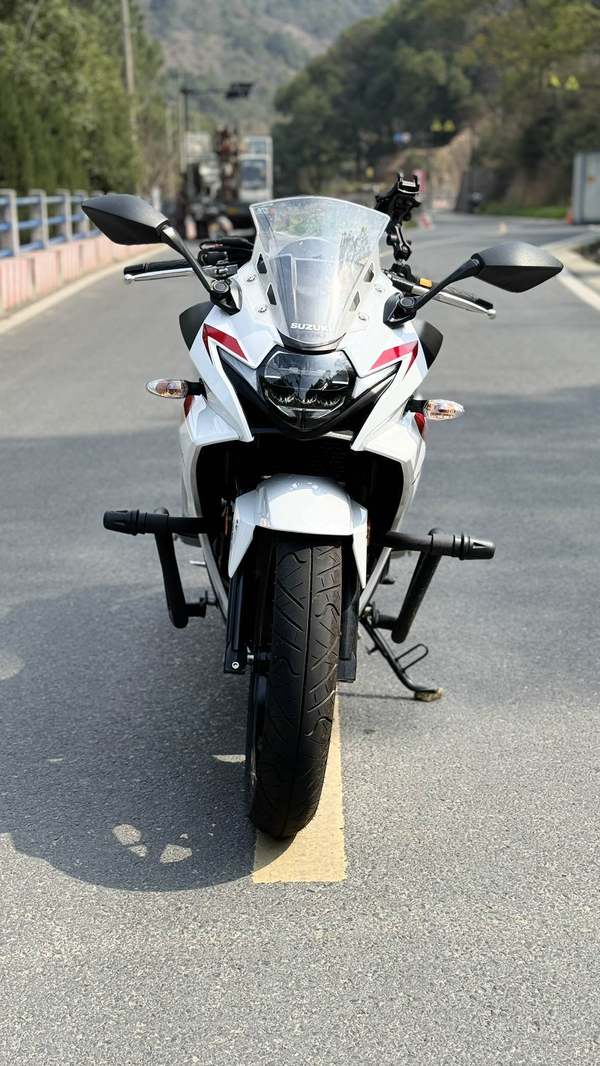 二手豪爵铃木GSX250R