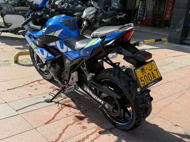 二手豪爵铃木GSX250R