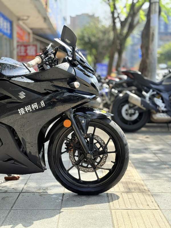 二手豪爵铃木GSX250R