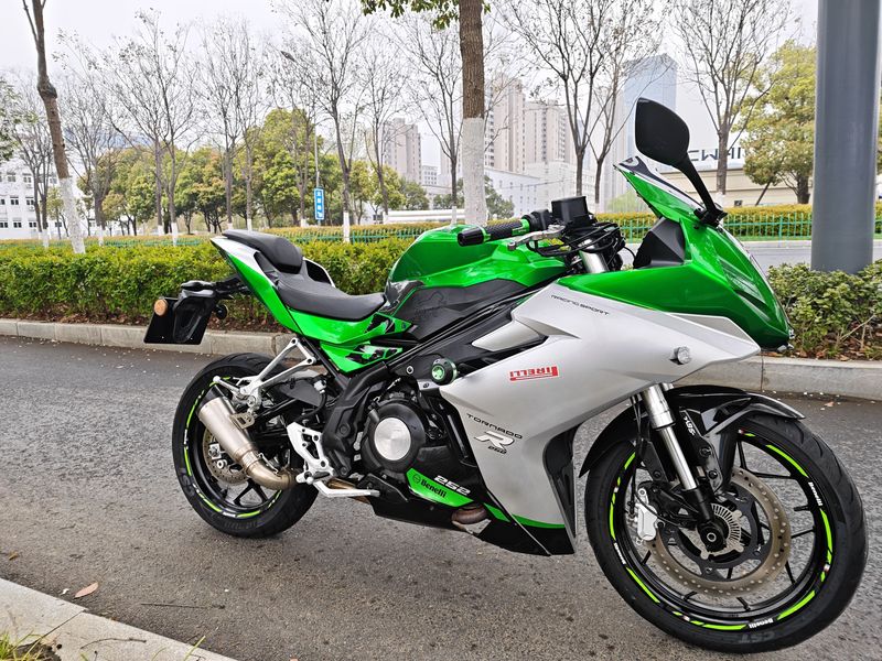 二手贝纳利龙卷风 Tornado 252R