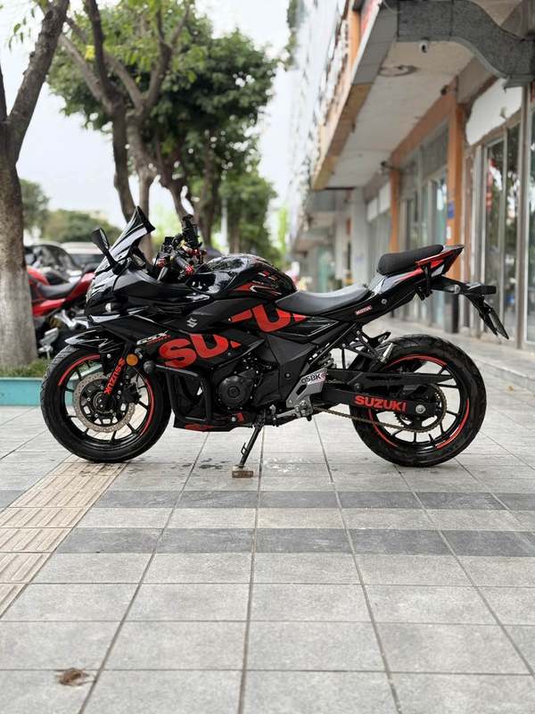 二手豪爵铃木GSX250R