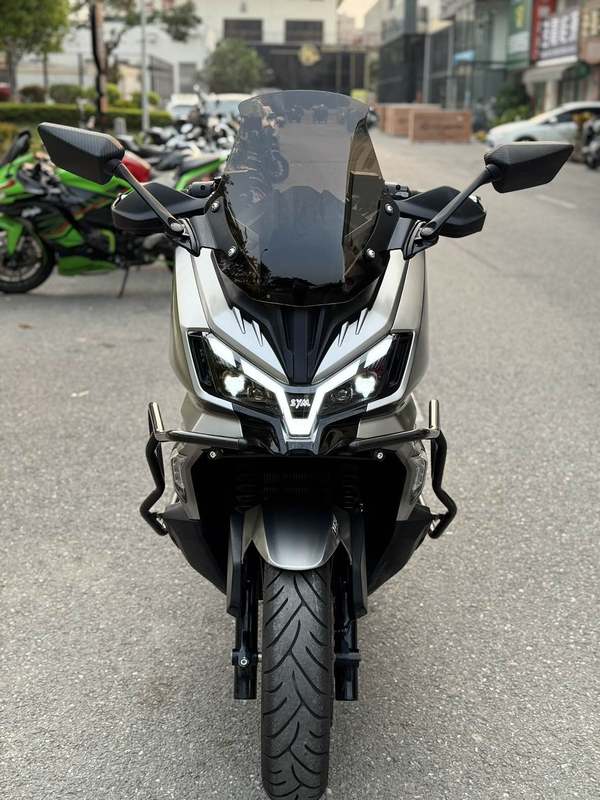 二手三阳哈士奇 Husky ADV300