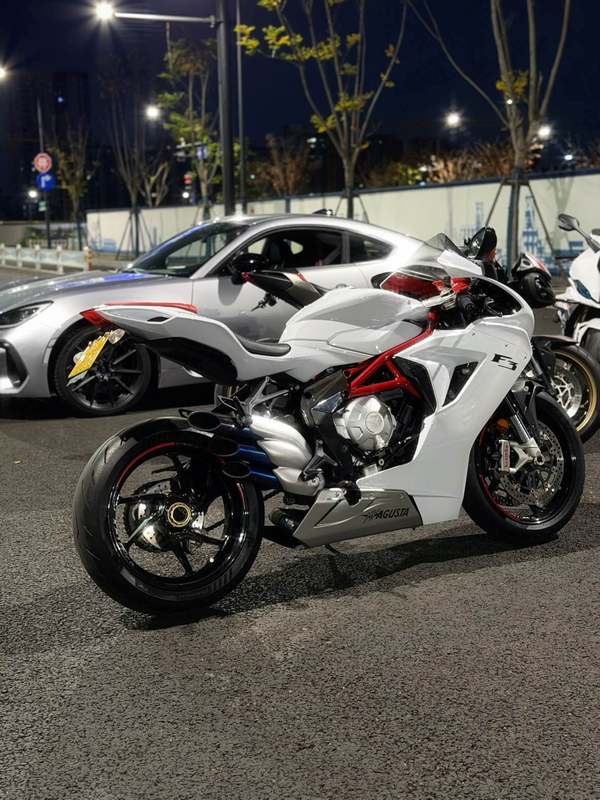 二手奥古斯塔F3 800