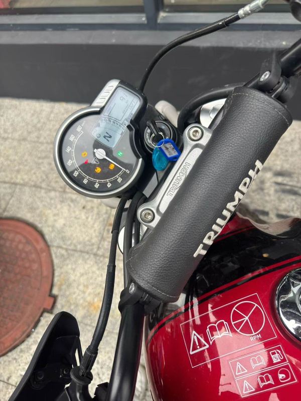 二手凯旋Scrambler 400 X