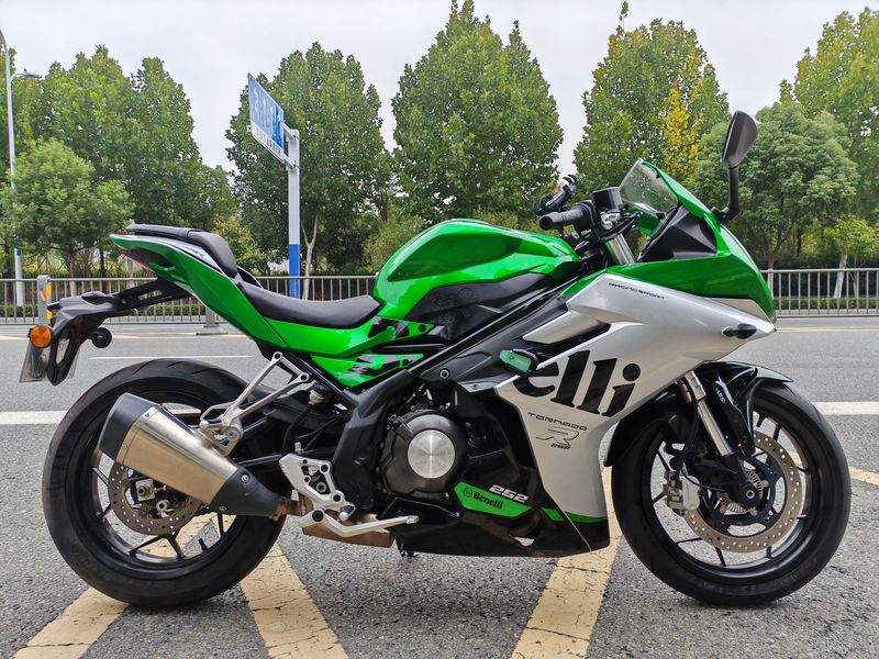 二手贝纳利龙卷风 Tornado 252R