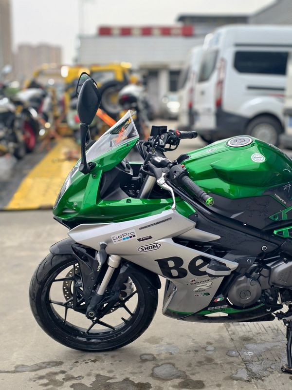 二手贝纳利龙卷风 Tornado 252R