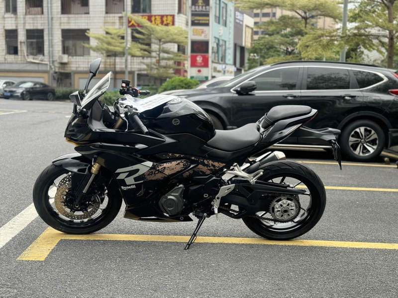 二手贝纳利龙卷风 Tornado 402R