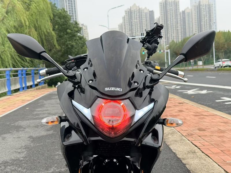 二手豪爵铃木GSX250R