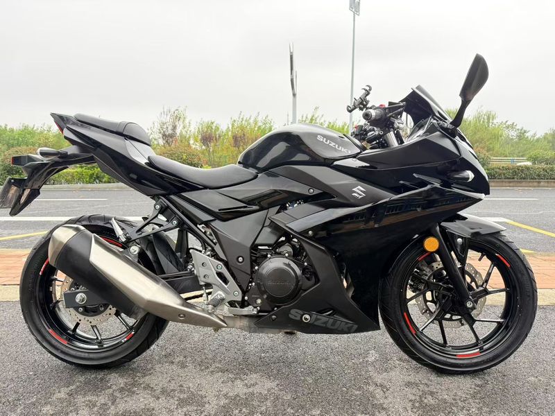 二手豪爵铃木GSX250R