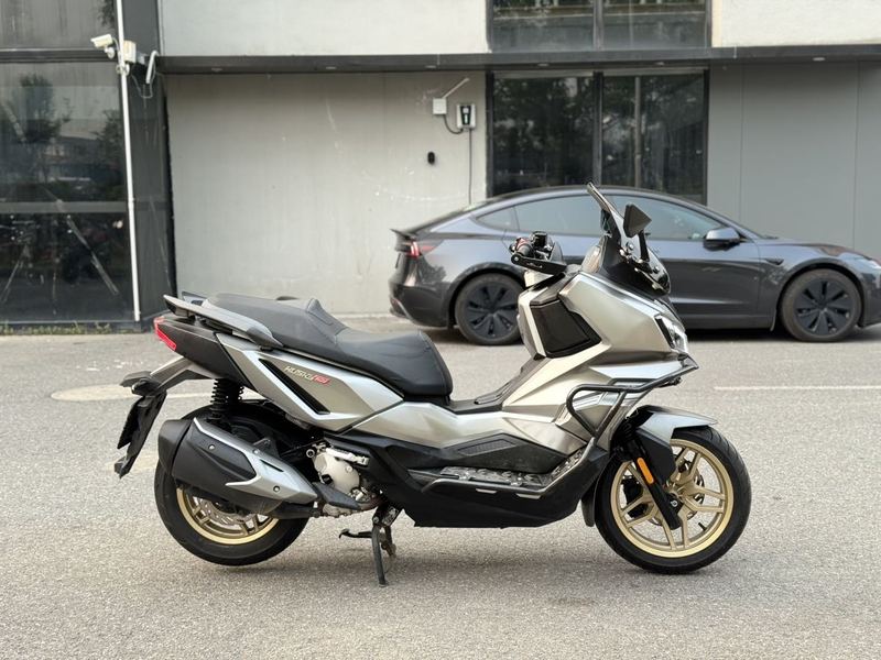 二手三阳哈士奇 Husky ADV300