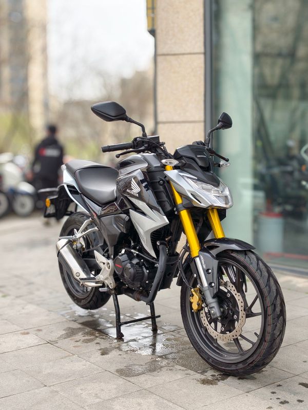 二手五羊本田CB190R 暴锋眼