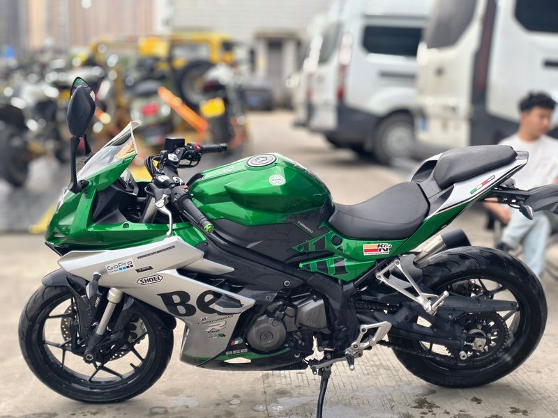 二手贝纳利龙卷风 Tornado 252R