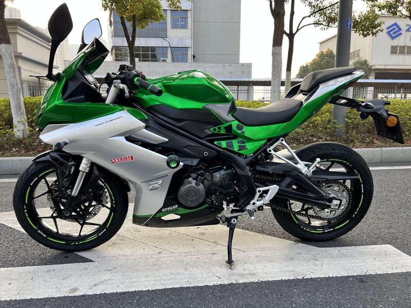 二手贝纳利龙卷风 Tornado 252R