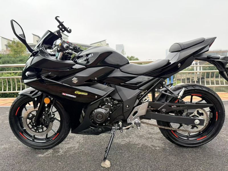 二手豪爵铃木GSX250R