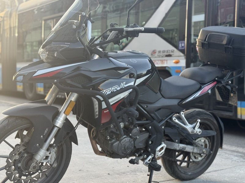 二手贝纳利金鹏 TRK251