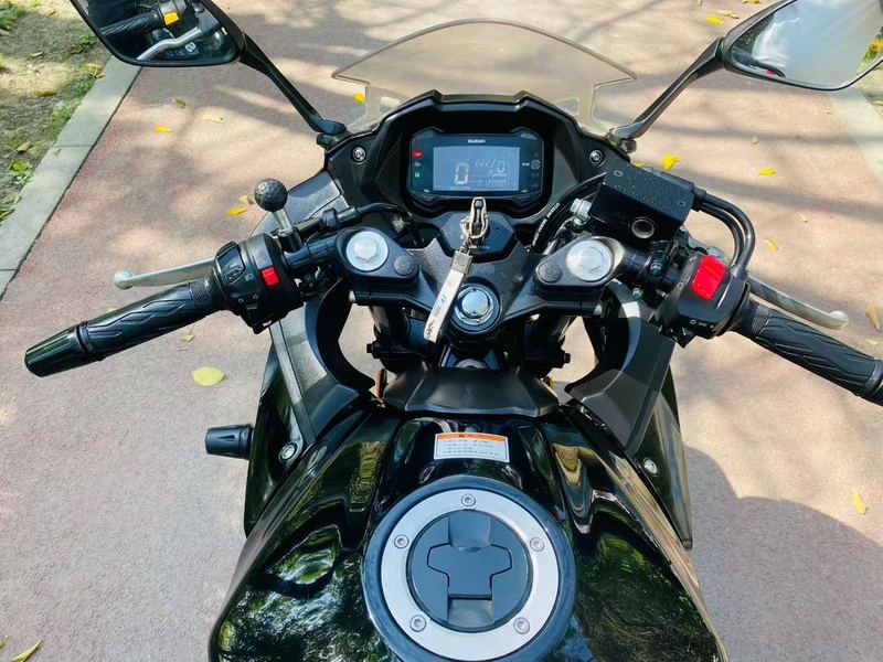 二手豪爵铃木GSX250R