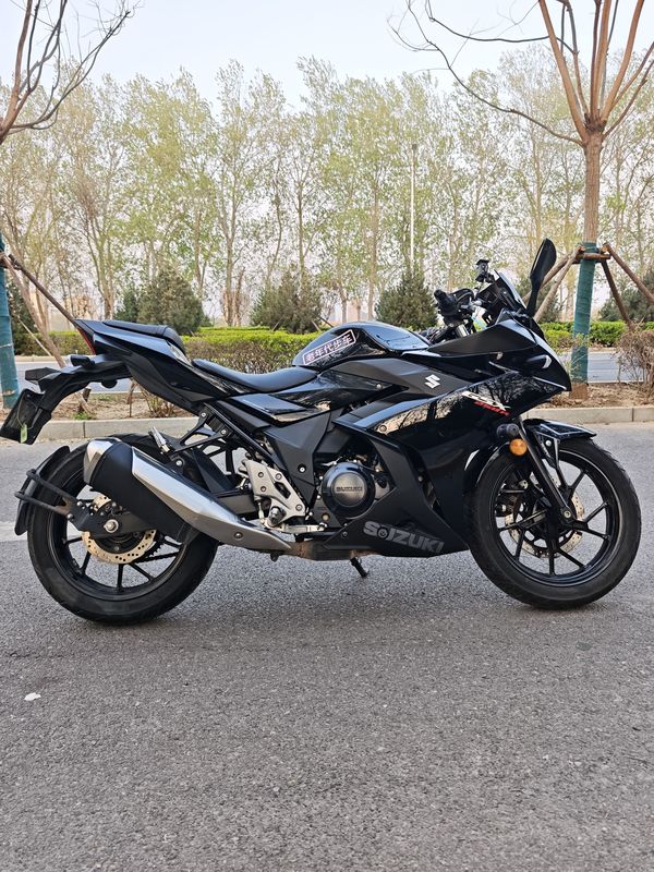 二手豪爵铃木GSX250R