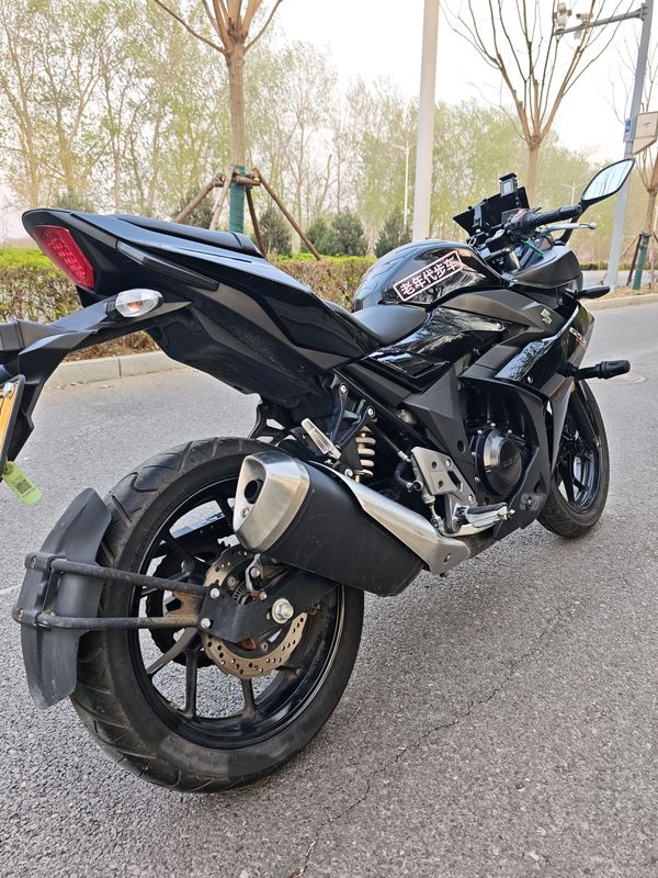 二手豪爵铃木GSX250R