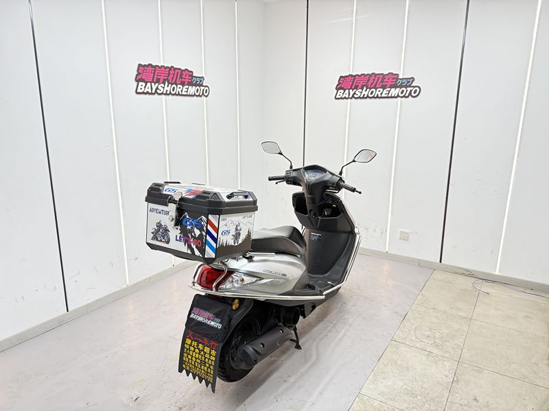 二手五羊本田SCR 喜鲨125