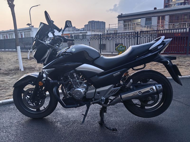 二手豪爵铃木骊驰 GW250