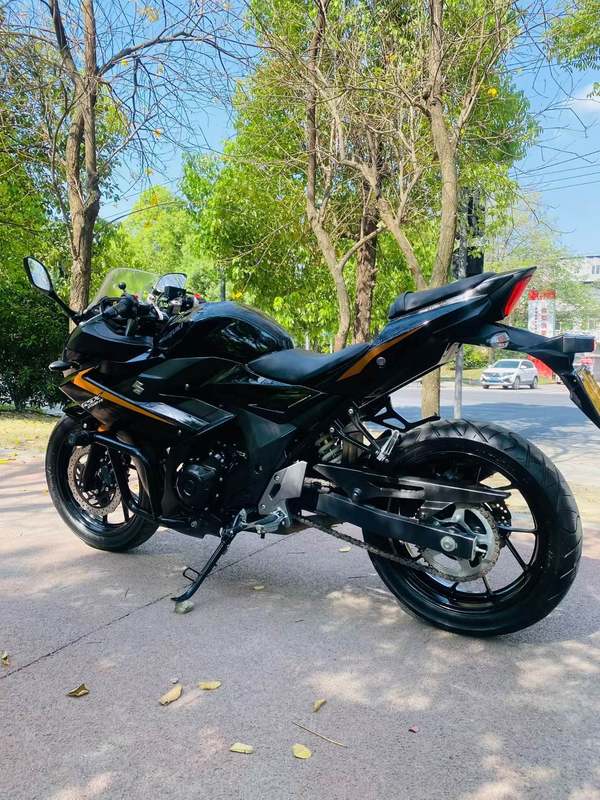 二手豪爵铃木GSX250R