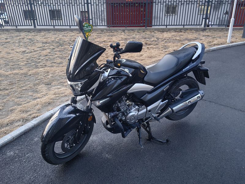 二手豪爵铃木骊驰 GW250