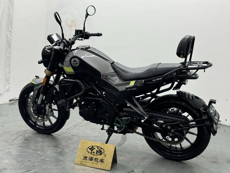 二手贝纳利幼狮 Leoncino 250