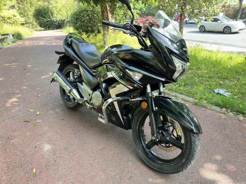 二手豪爵铃木骊驰 GW 250F