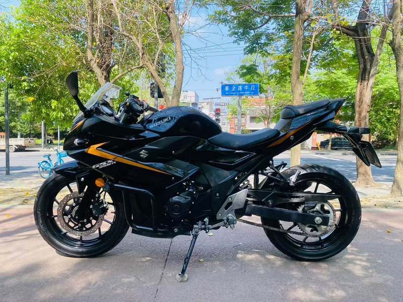 二手豪爵铃木GSX250R